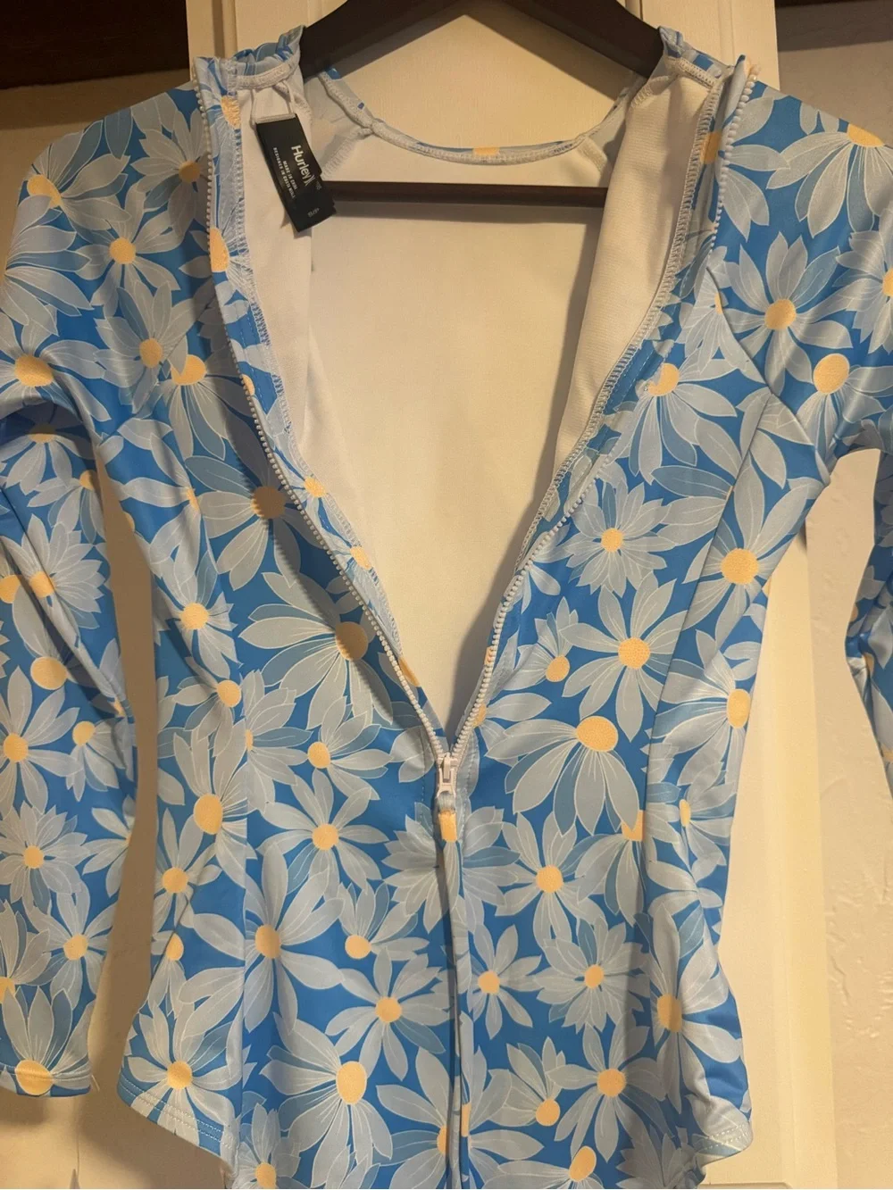 NWT Hurley Blue Floral Long-Sleeve surf Swimsuit small
